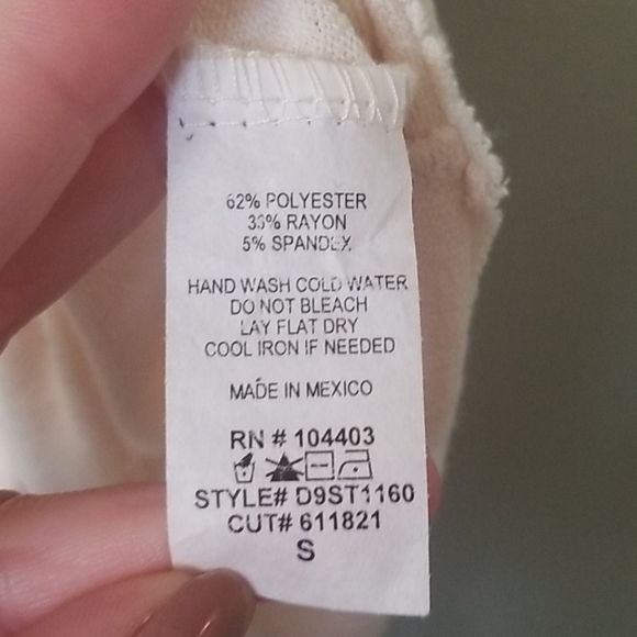 Blu Pepper Clean Girl Cozy Soft Cream Tie Front Tank Small - Picture 4 of 5